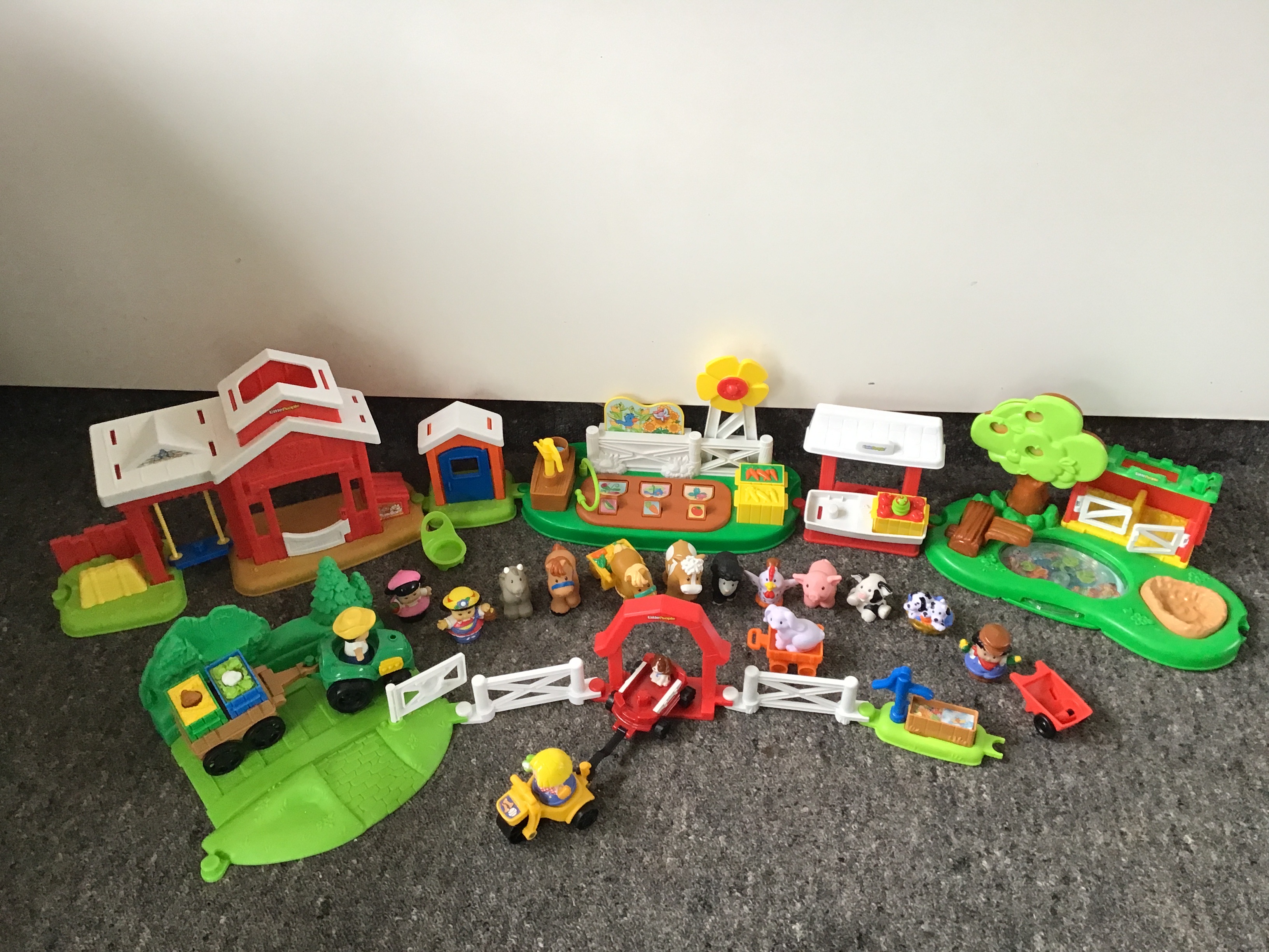 Little People Barn & Farm